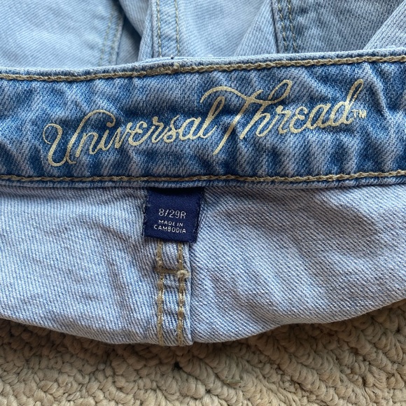 Universal Thread distressed jean shorts - Picture 3 of 3